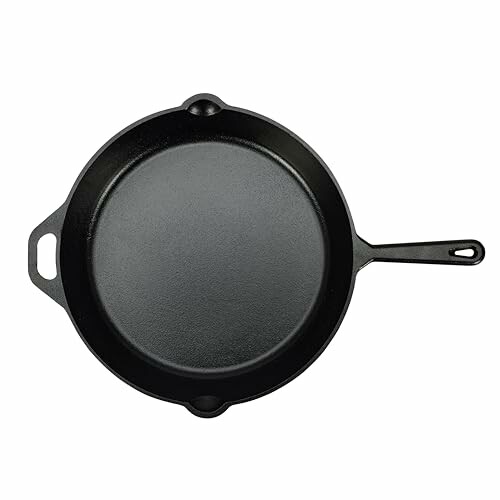Black cast iron skillet with handle